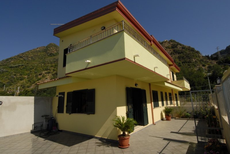 Таунхаус в Шилла